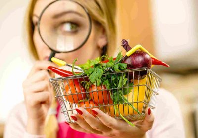 Les pesticides dans les aliments : Pourquoi en trouve-t-on et comment les éviter ?